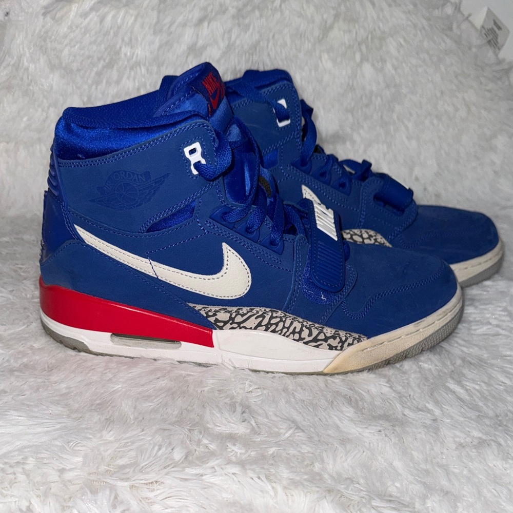 Nike Men’s Blue and Red Sneakers